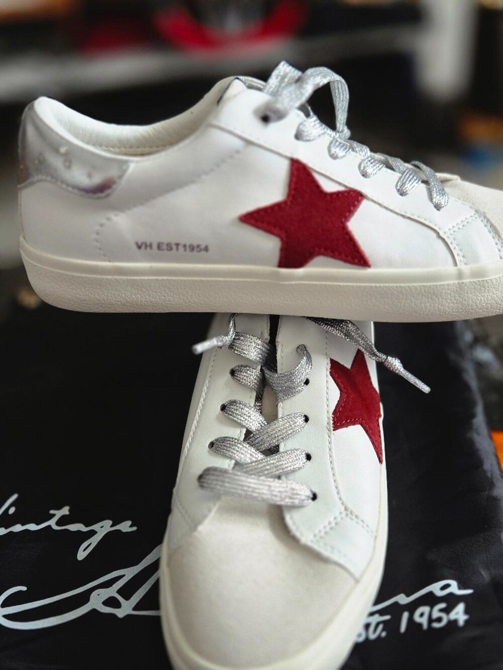 🔥 Brand New Vintage Havana Sneakers – Size 9 🔥 Never Worn | No Tags | Trendy +